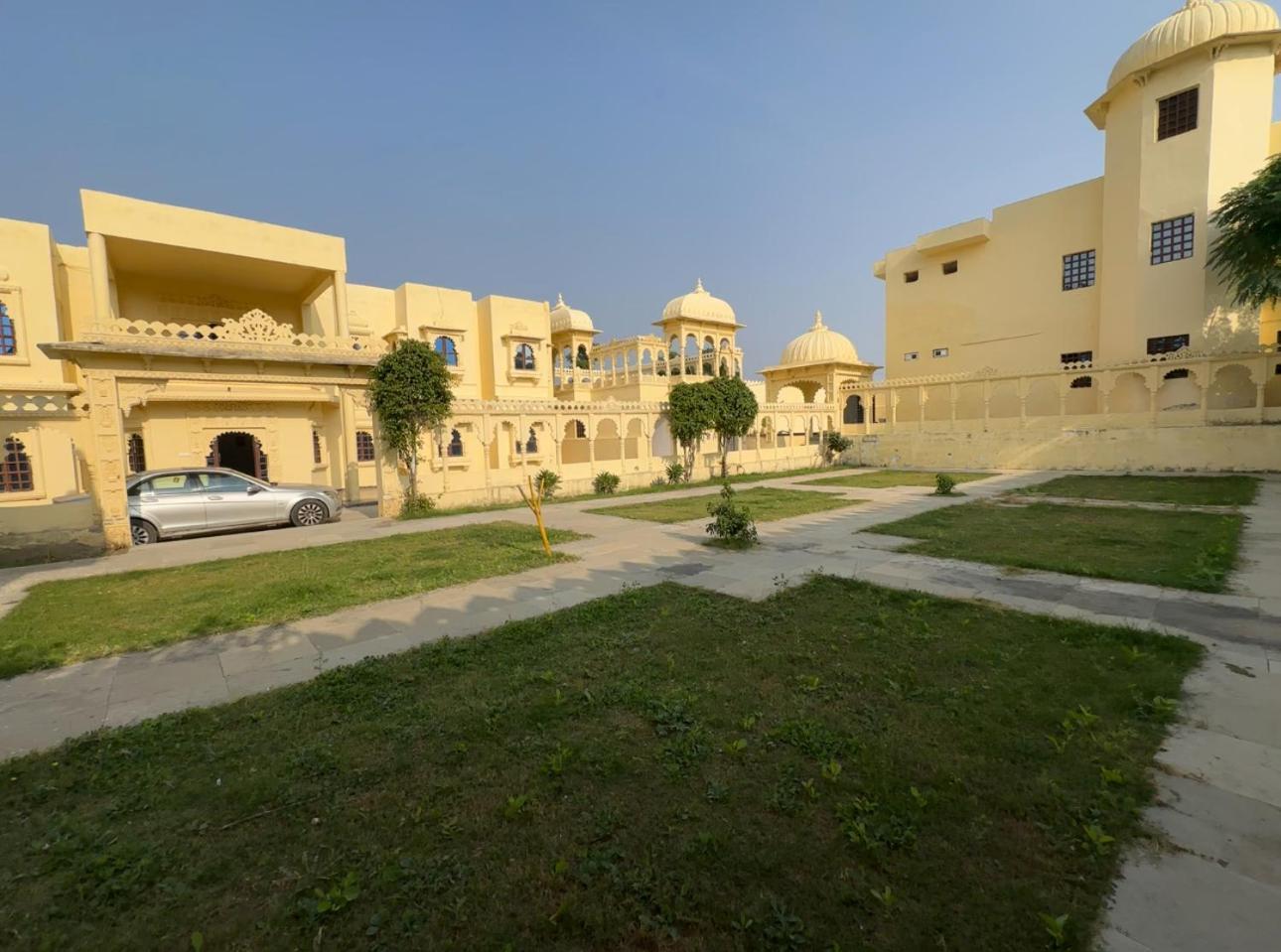 The Burj Resort Luxurious Stay Udaipur Dış mekan fotoğraf